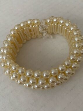 Vintage Classic Faux Ivory Pearl Stretch Bracelet 5-layers round 3”